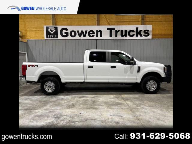 White 2022 Ford F-350 Super Duty Pickup Truck Four-Wheel Drive Automatic