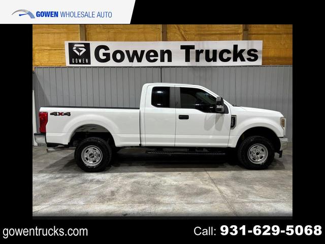 White 2018 Ford F-250 Super Duty Pickup Truck Four-Wheel Drive Automatic