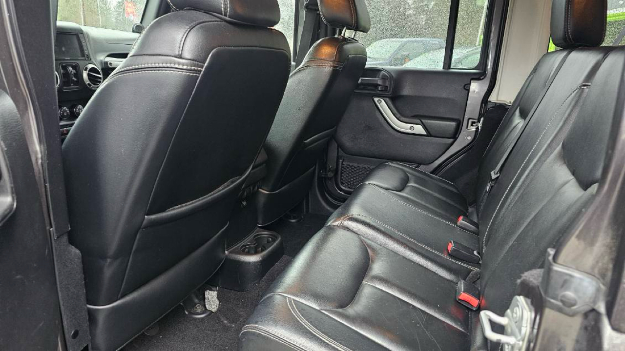 Jeep Wrangler Unlimited Sahara 4WD 2014