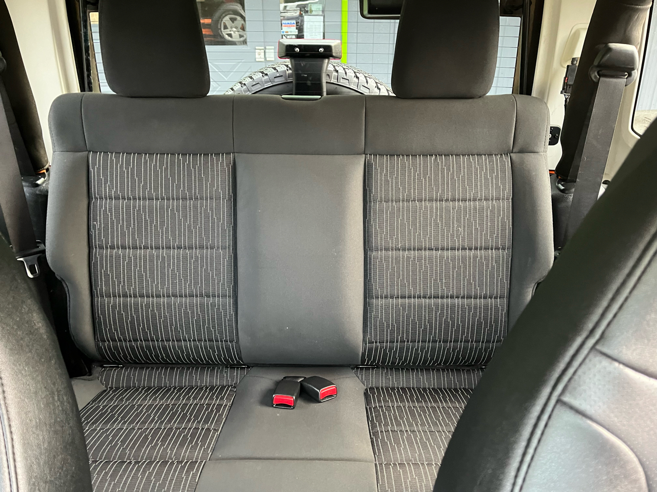 Jeep Wrangler Sahara 4WD 2012