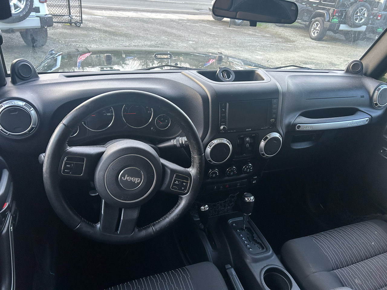 Jeep Wrangler Unlimited Sahara 4WD 2011