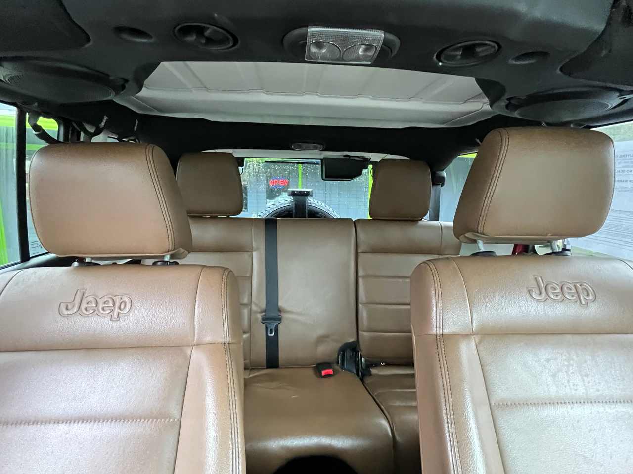 Jeep Wrangler Unlimited Sahara 4WD 2012