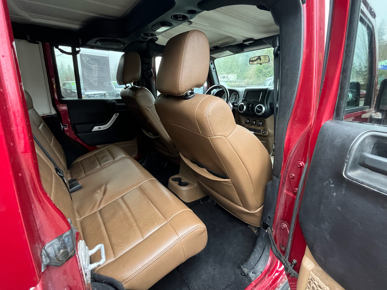 Jeep Wrangler Unlimited Sahara 4WD 2012