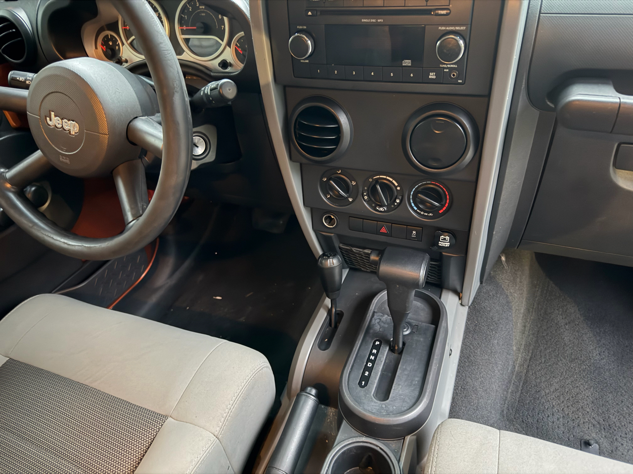 Jeep Wrangler Unlimited Sport 4WD 2010