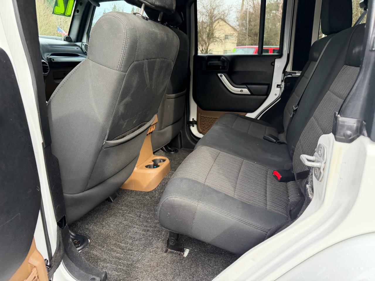 Jeep Wrangler Unlimited Sahara 4WD 2012