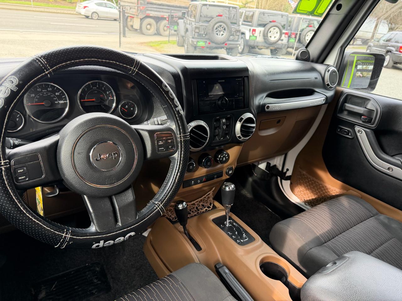 Jeep Wrangler Unlimited Sahara 4WD 2012