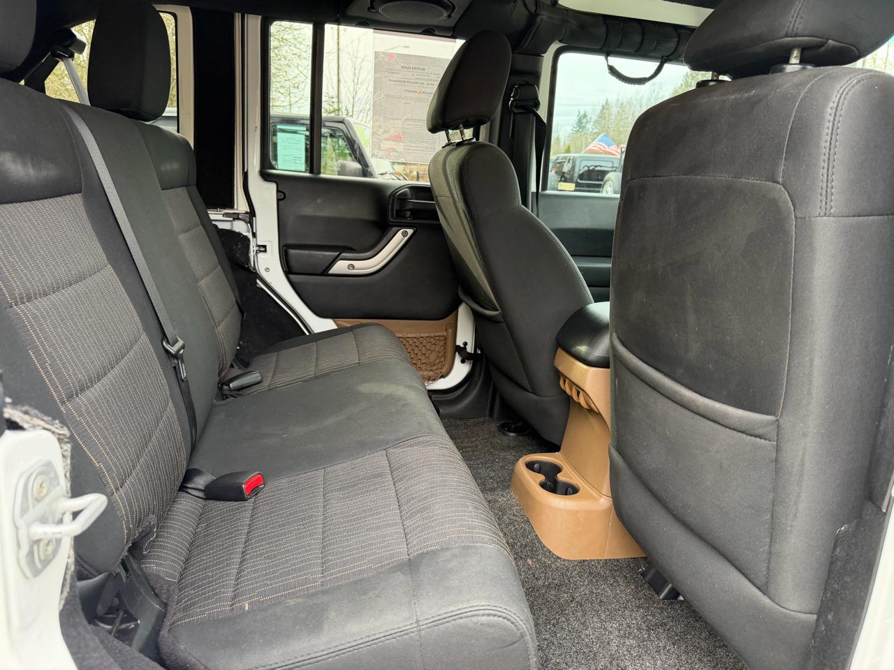 Jeep Wrangler Unlimited Sahara 4WD 2012