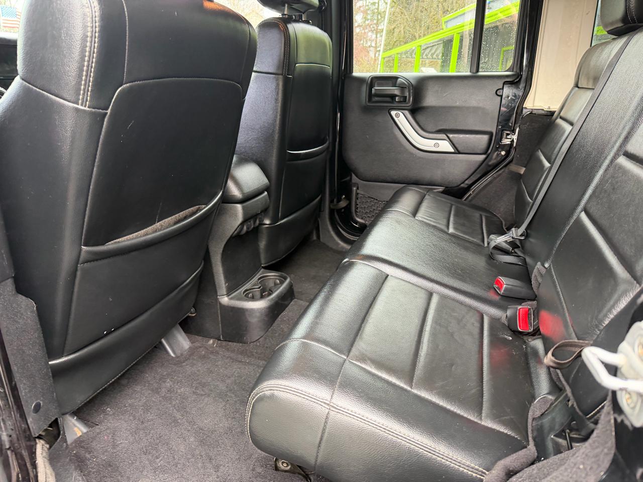 Jeep Wrangler Unlimited Sahara 4WD 2012