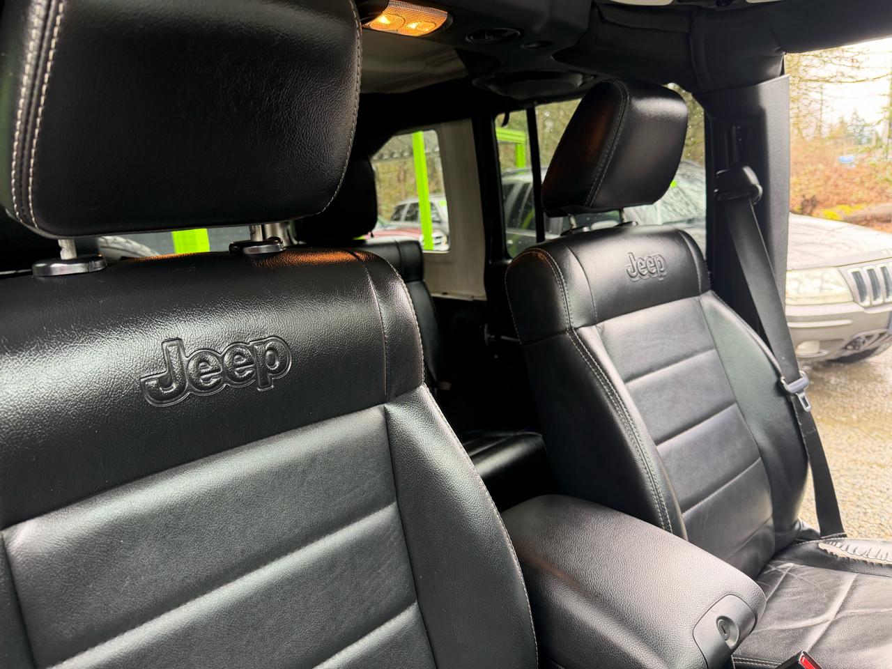 Jeep Wrangler Unlimited Sahara 4WD 2012