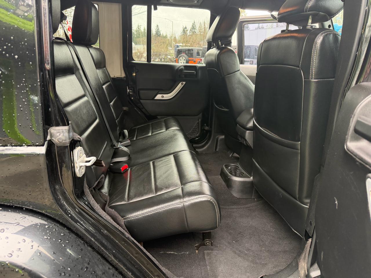 Jeep Wrangler Unlimited Sahara 4WD 2012