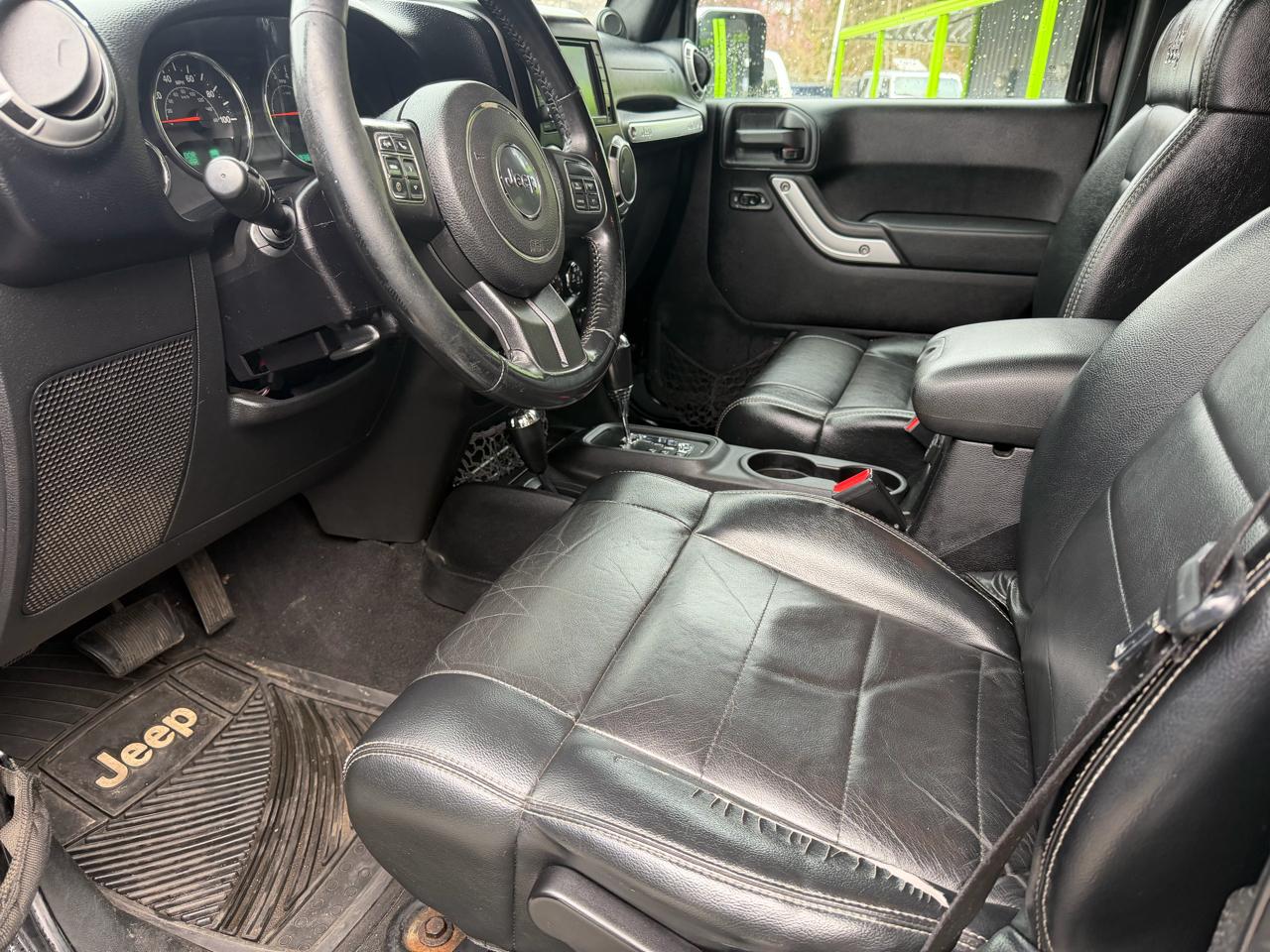 Jeep Wrangler Unlimited Sahara 4WD 2012