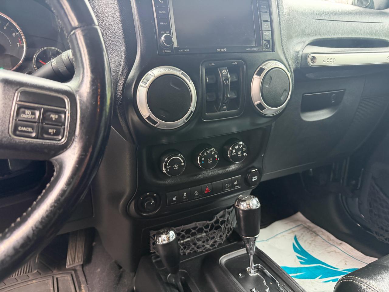 Jeep Wrangler Unlimited Sahara 4WD 2012