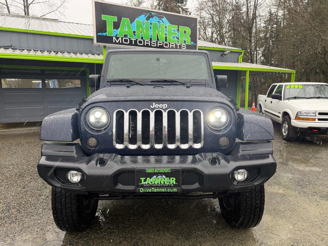 Jeep Wrangler 2dr Sahara 2013