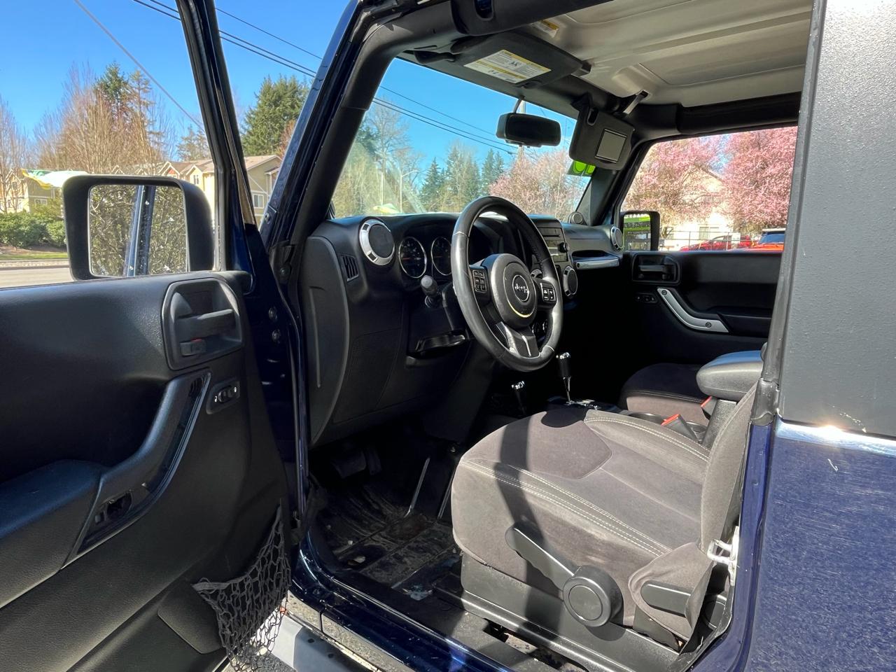 Jeep Wrangler 2dr Sahara 2013