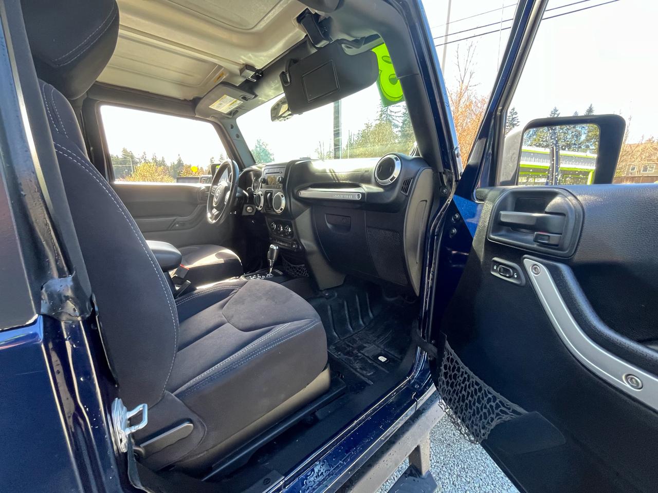 Jeep Wrangler 2dr Sahara 2013