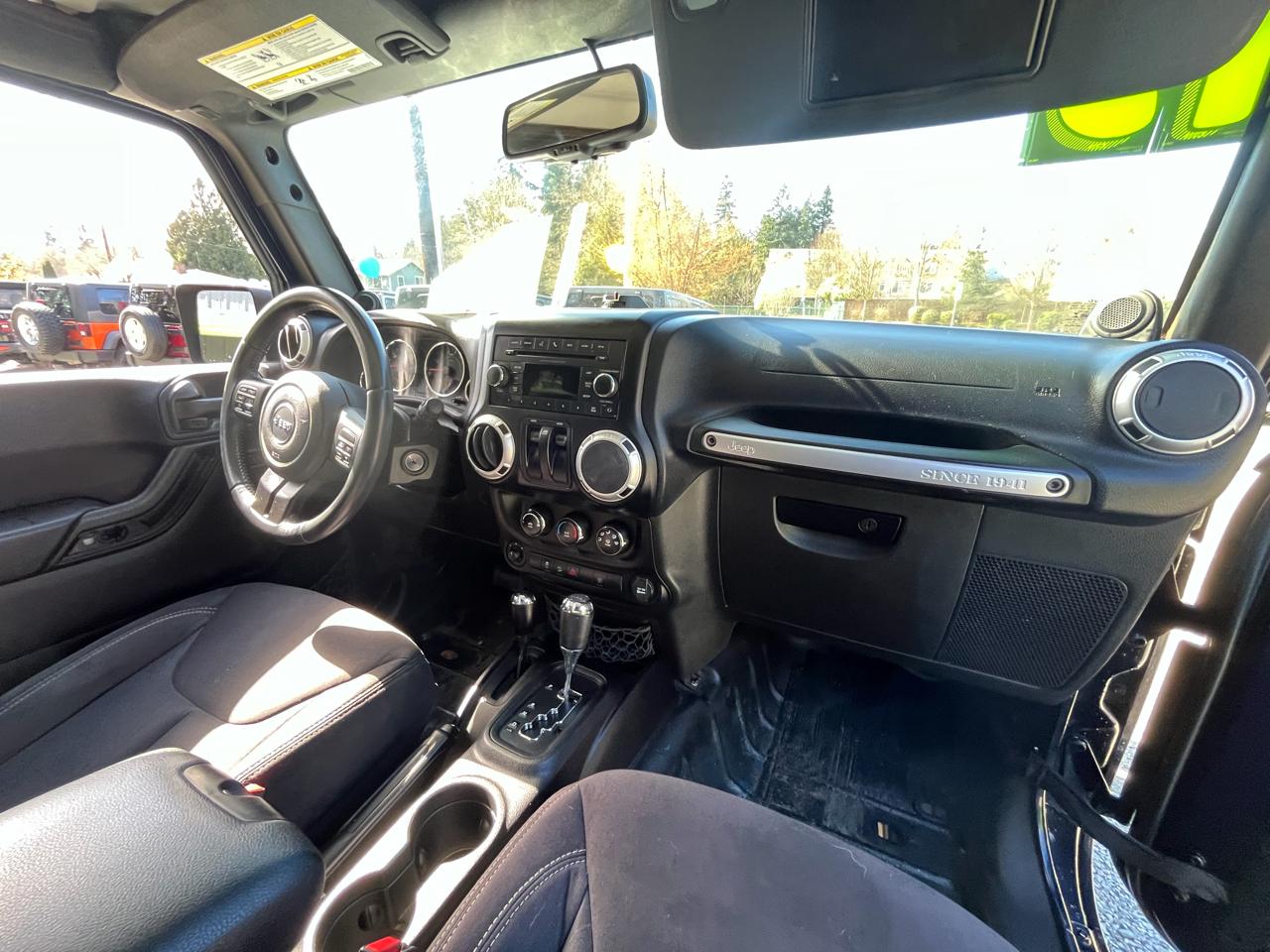 Jeep Wrangler 2dr Sahara 2013