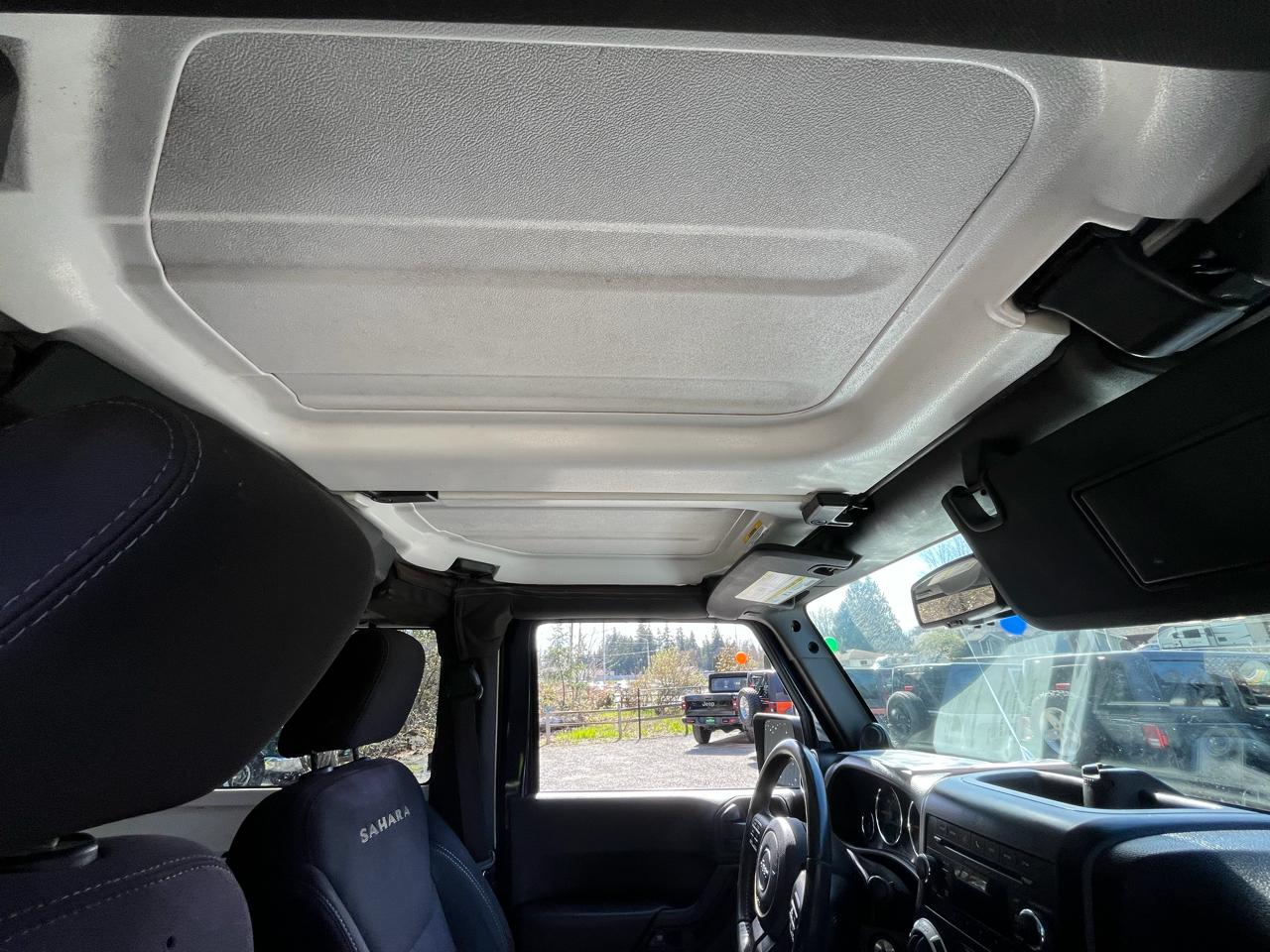 Jeep Wrangler 2dr Sahara 2013