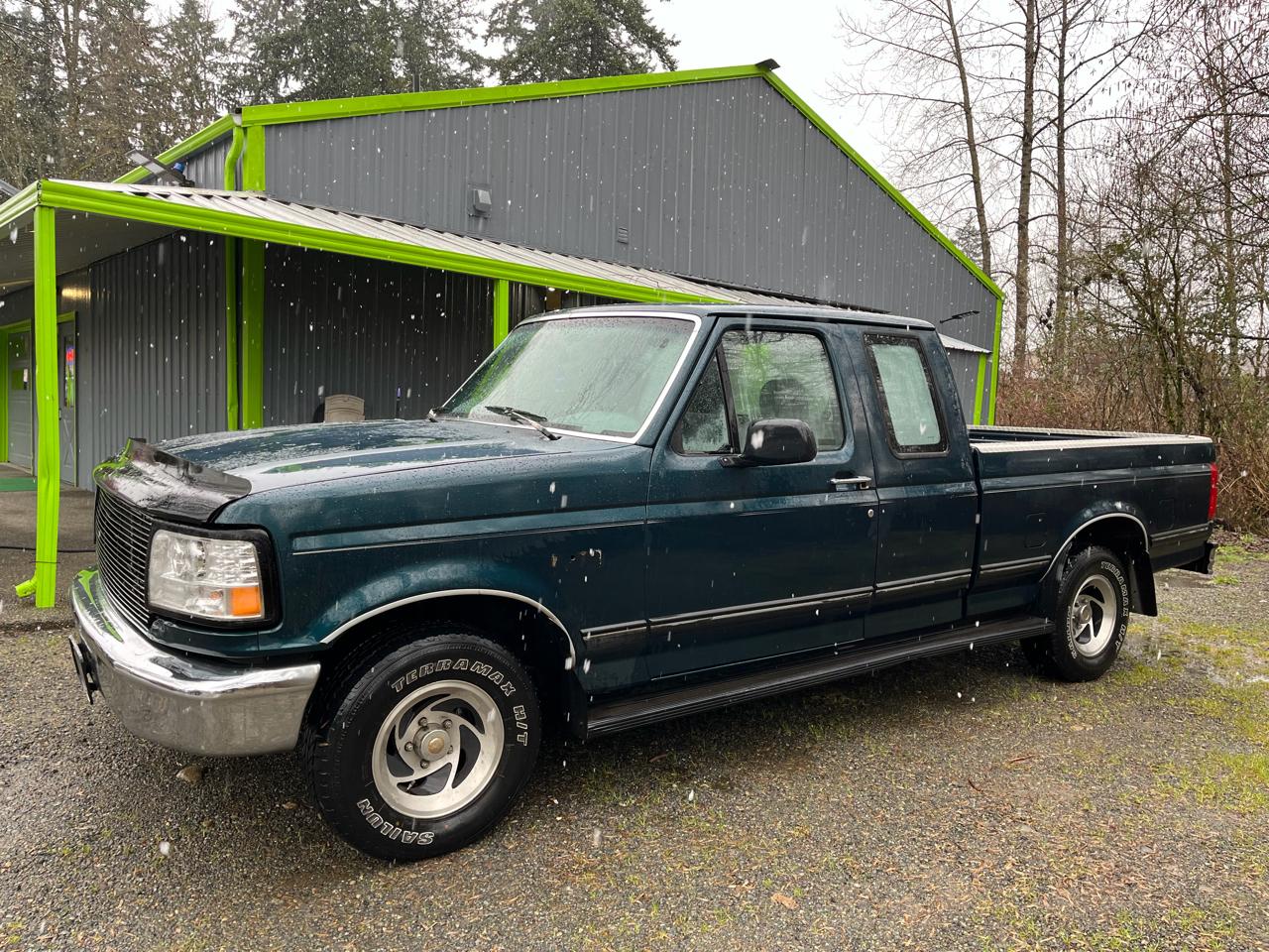 1994 Ford F-150 2WD SuperCab 145" XL