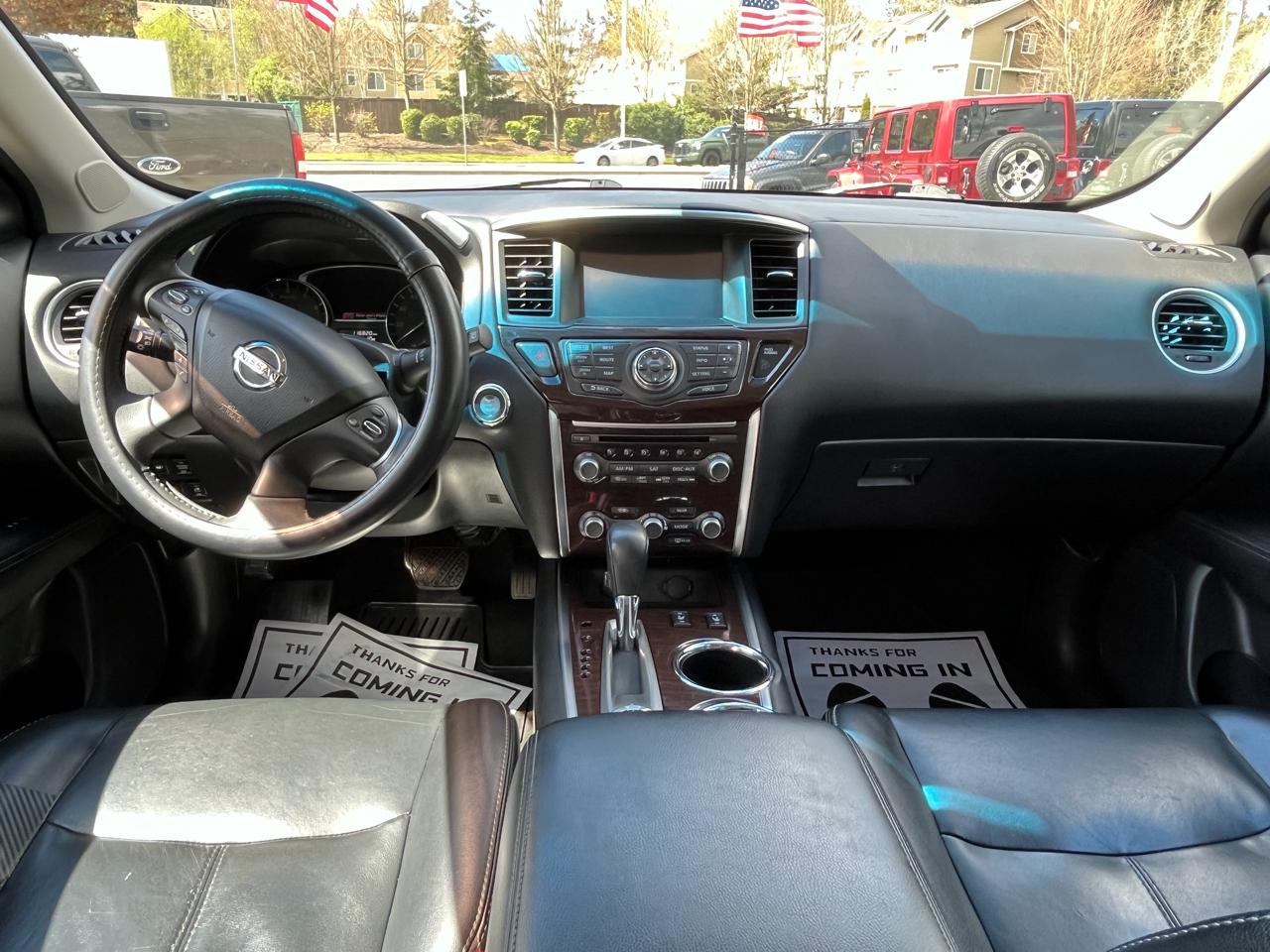Nissan Pathfinder SV 4WD 2015