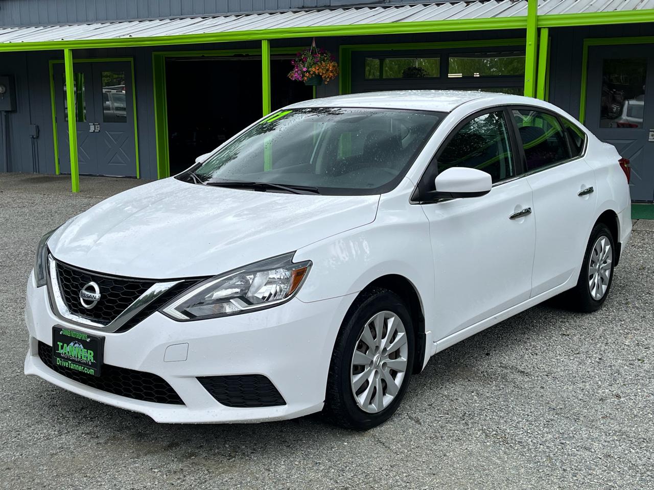 Nissan Sentra S 6MT 2017