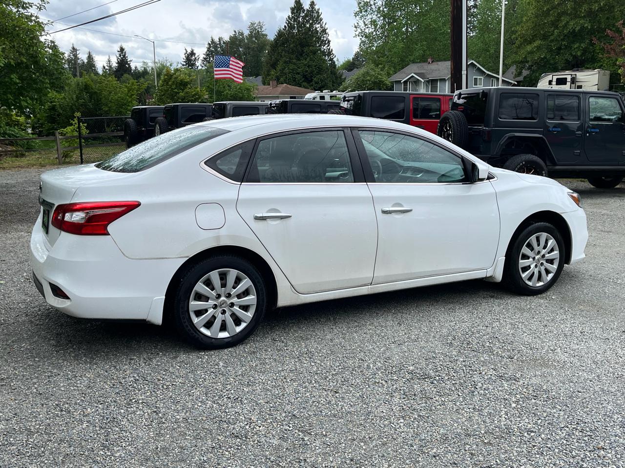 Nissan Sentra S 6MT 2017