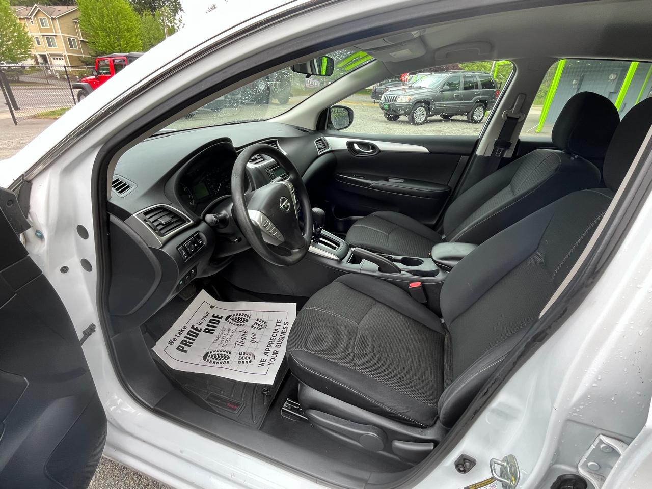 Nissan Sentra S 6MT 2017