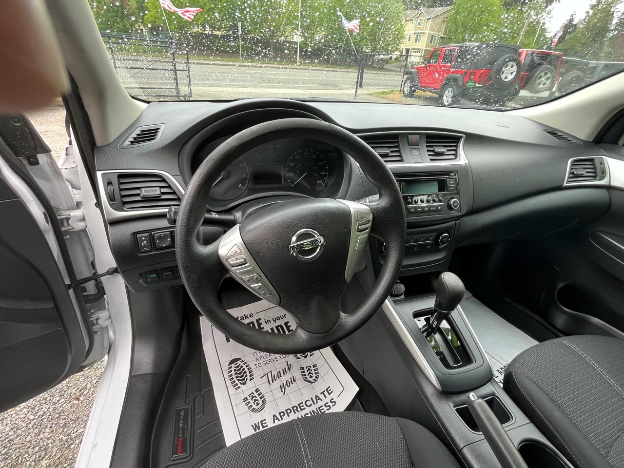 Nissan Sentra S 6MT 2017