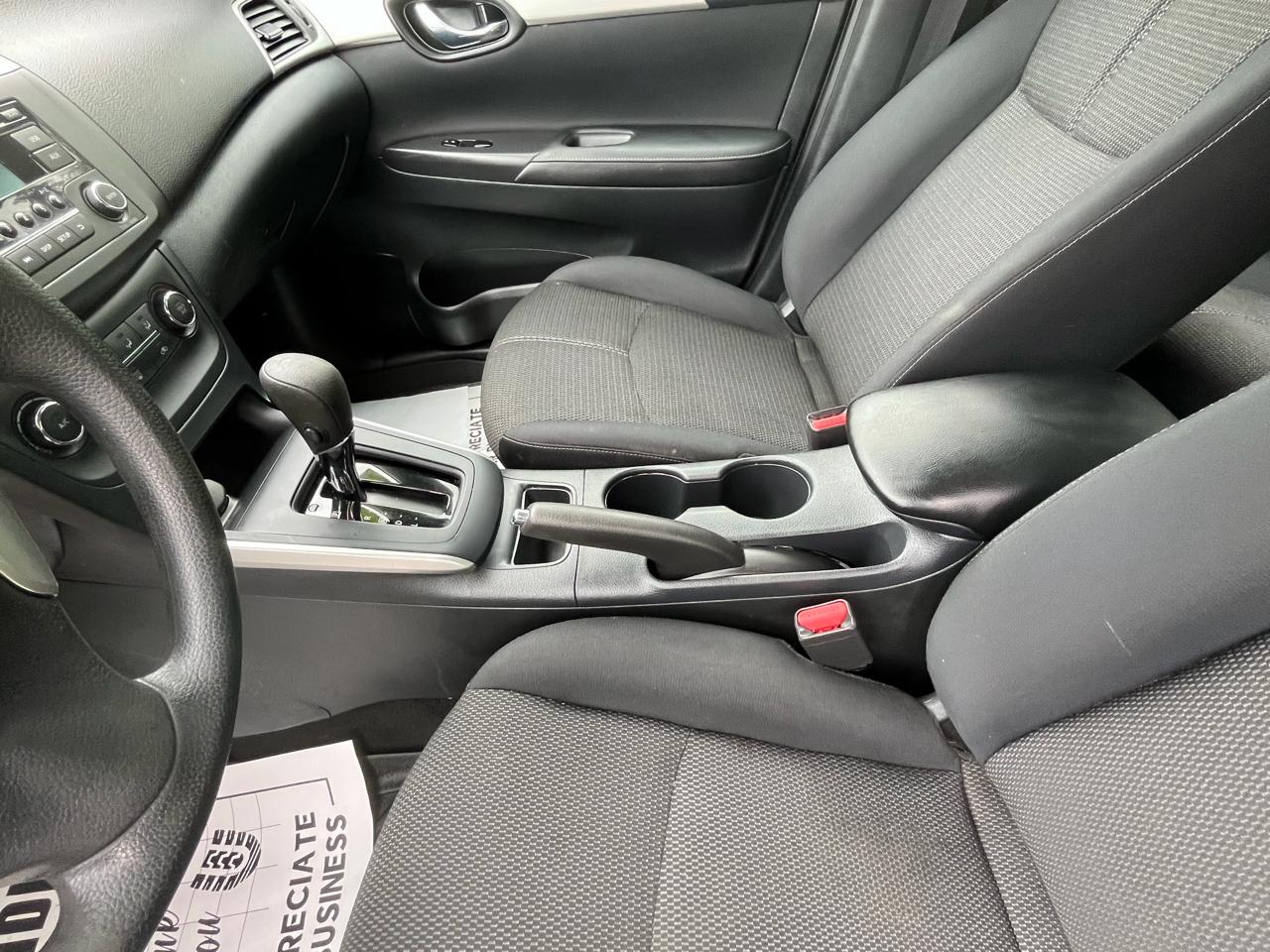 Nissan Sentra S 6MT 2017