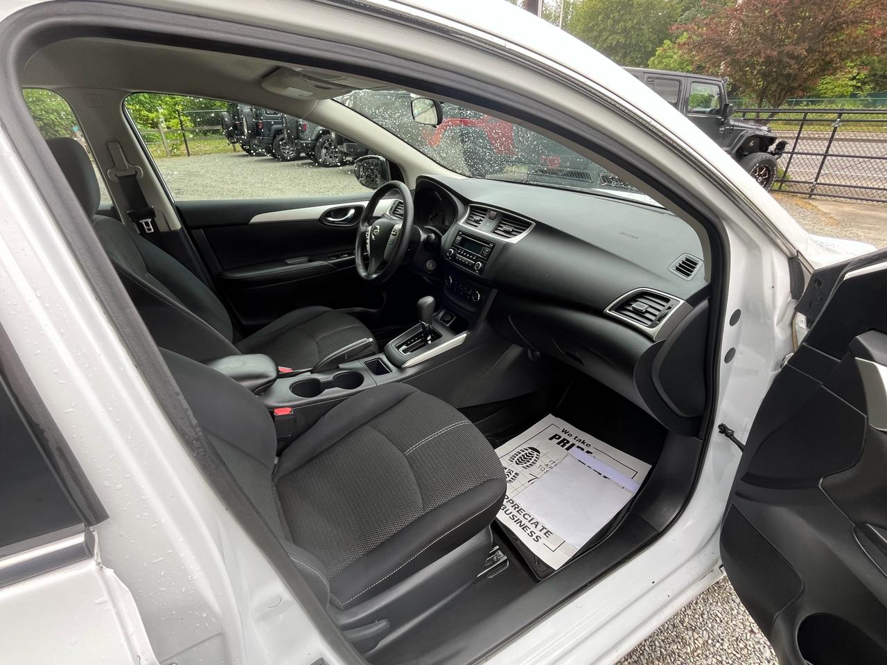 Nissan Sentra S 6MT 2017