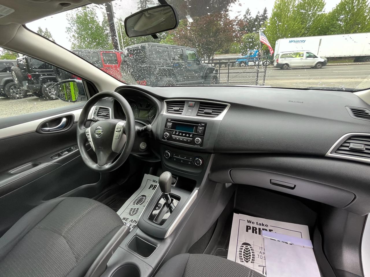 Nissan Sentra S 6MT 2017