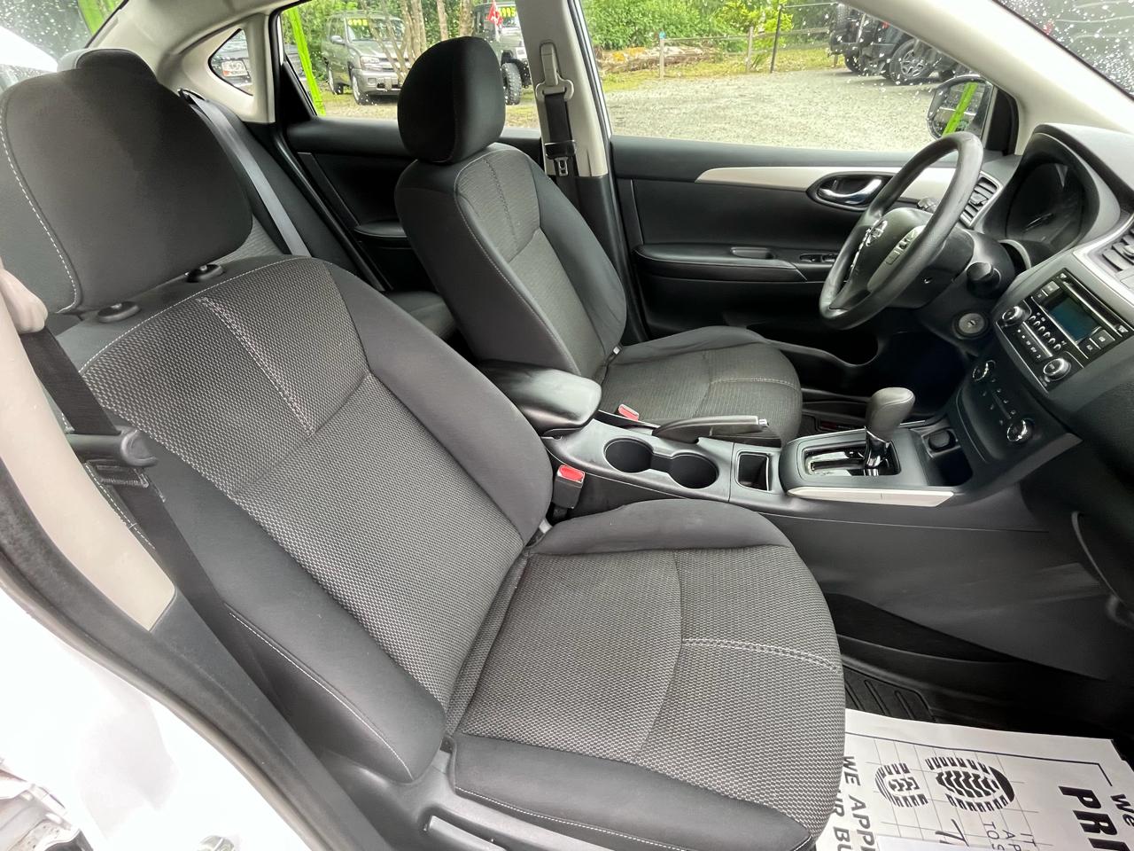 Nissan Sentra S 6MT 2017