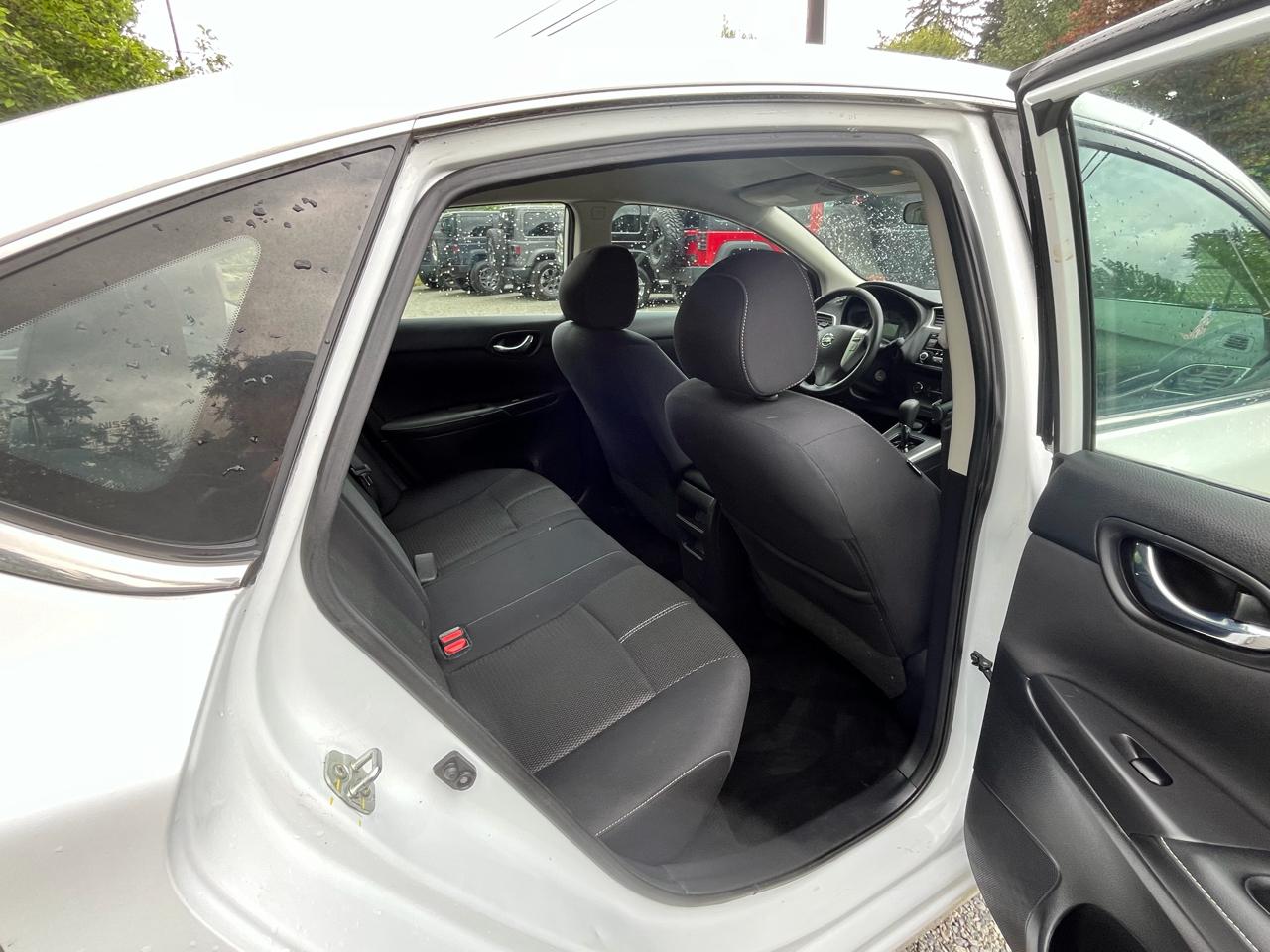 Nissan Sentra S 6MT 2017
