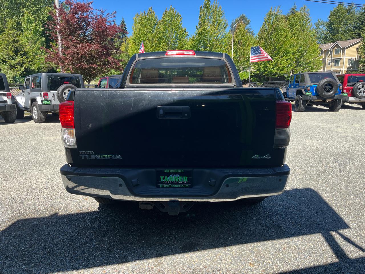 Toyota Tundra Limited 5.7L CrewMax 4WD 2011