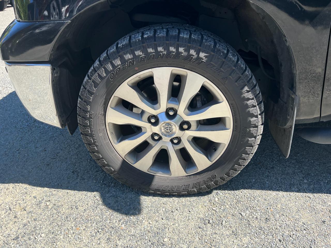 Toyota Tundra Limited 5.7L CrewMax 4WD 2011