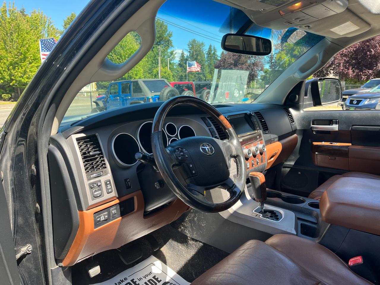 Toyota Tundra Limited 5.7L CrewMax 4WD 2011
