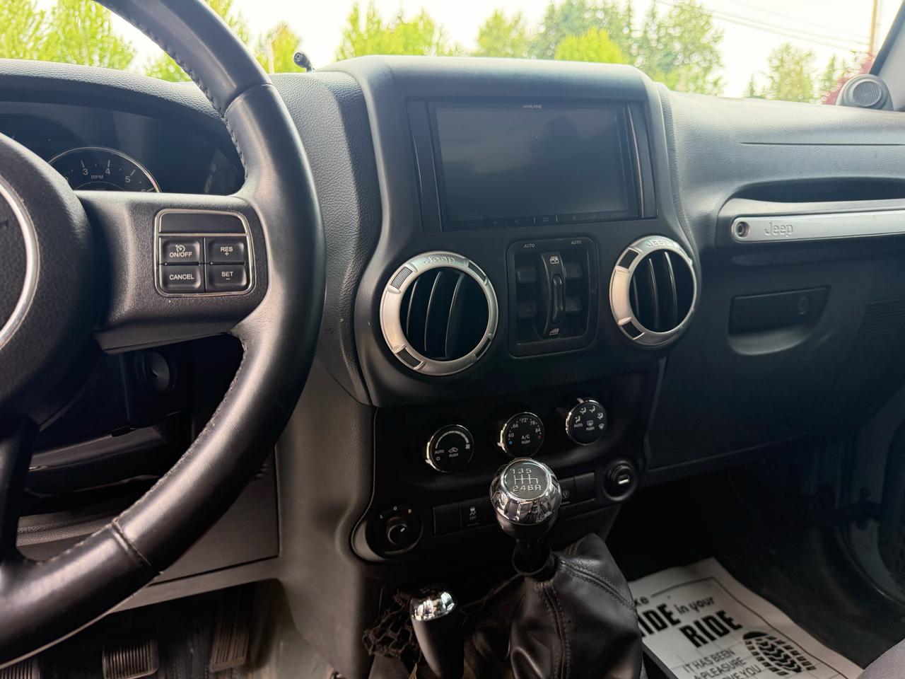 Jeep Wrangler Unlimited Sahara 4WD 2014