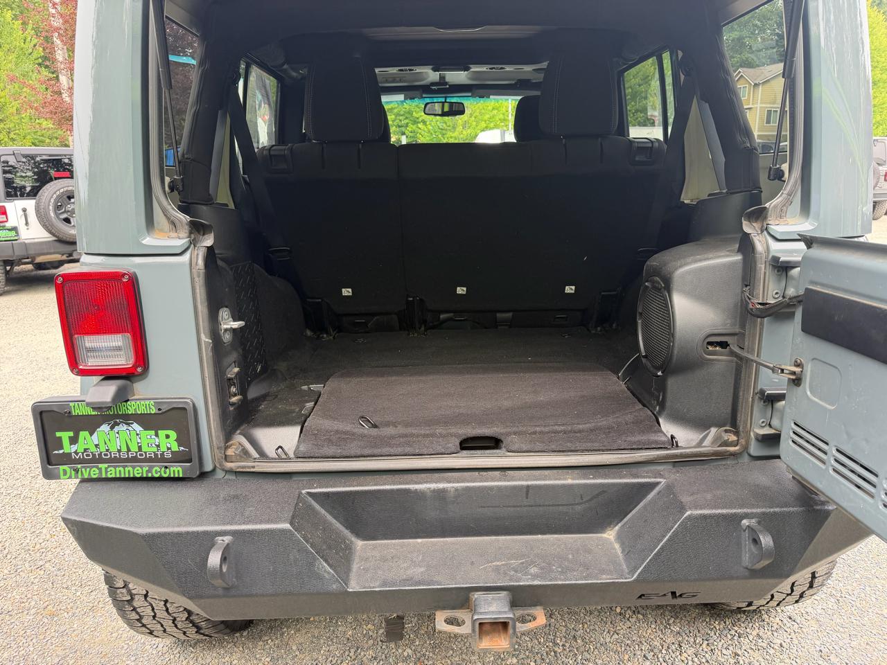 Jeep Wrangler Unlimited Sahara 4WD 2014