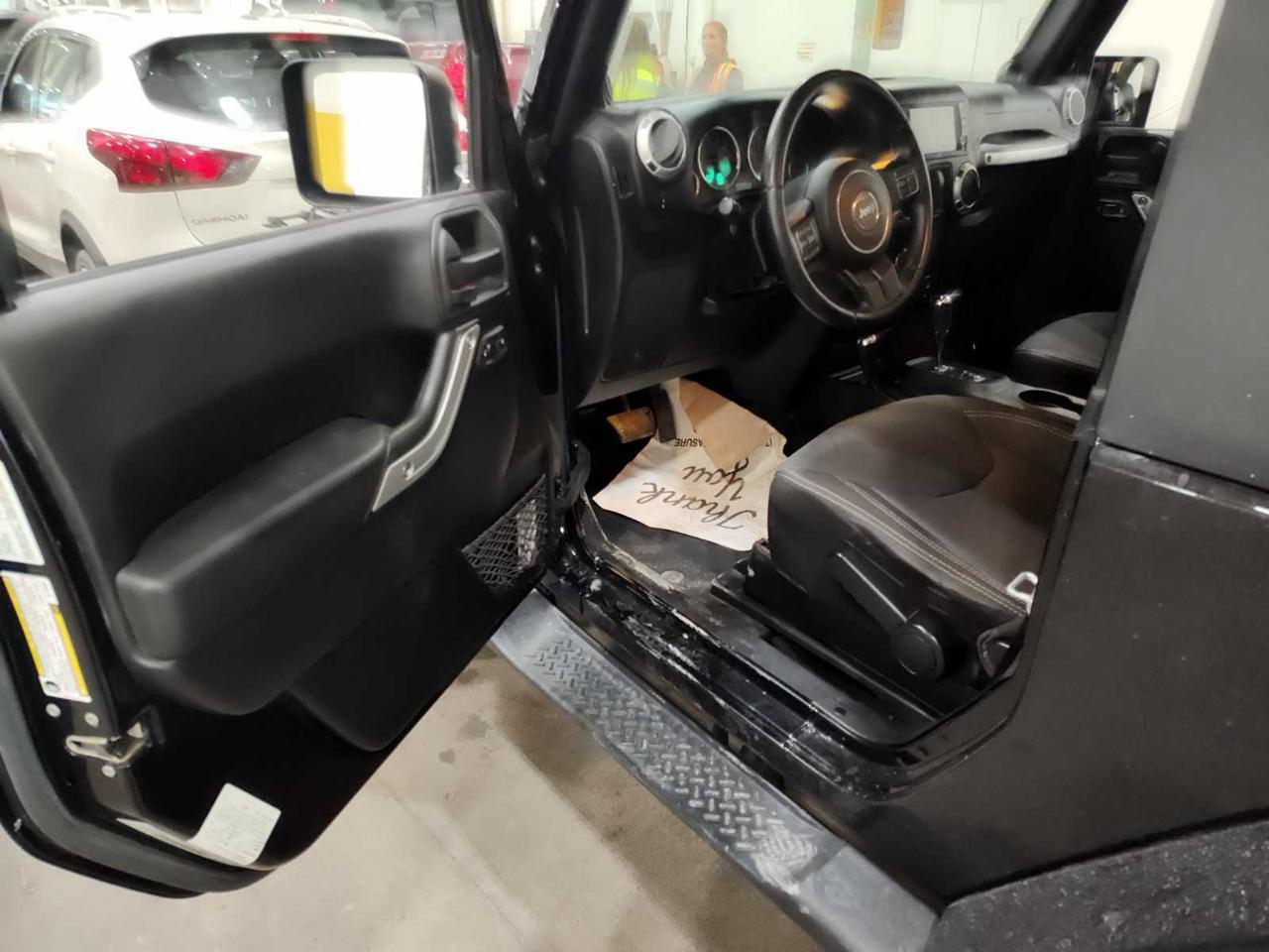 Jeep Wrangler Sahara 4WD 2014