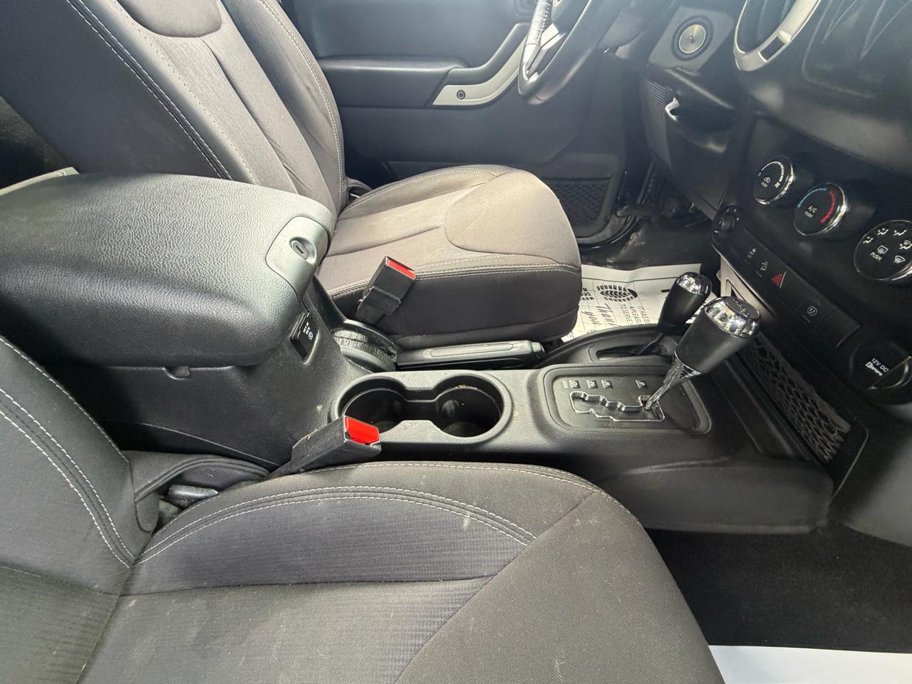 Jeep Wrangler Sahara 4WD 2014
