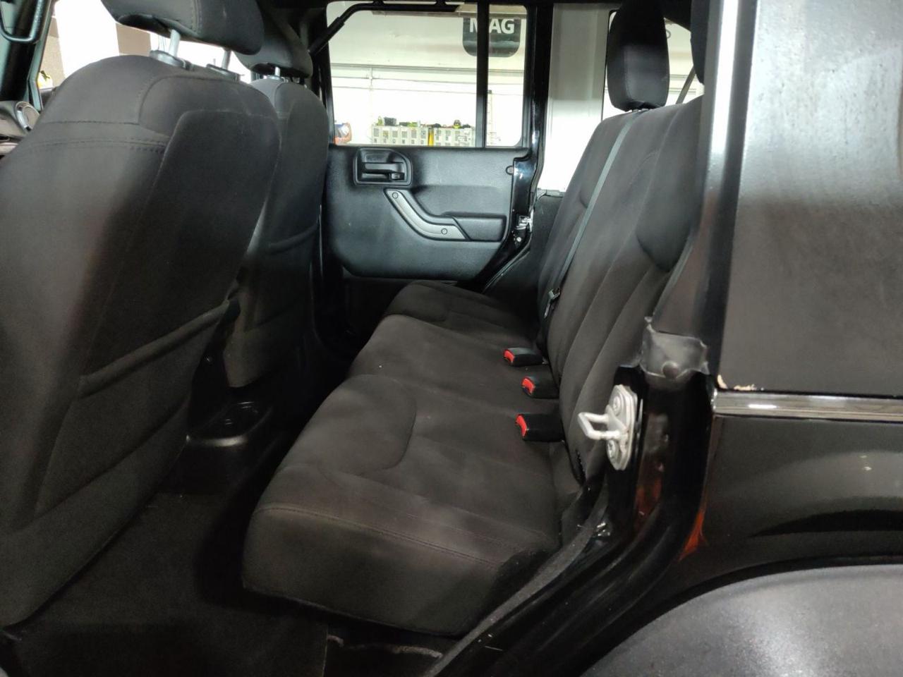 Jeep Wrangler Unlimited Sport 4WD 2015
