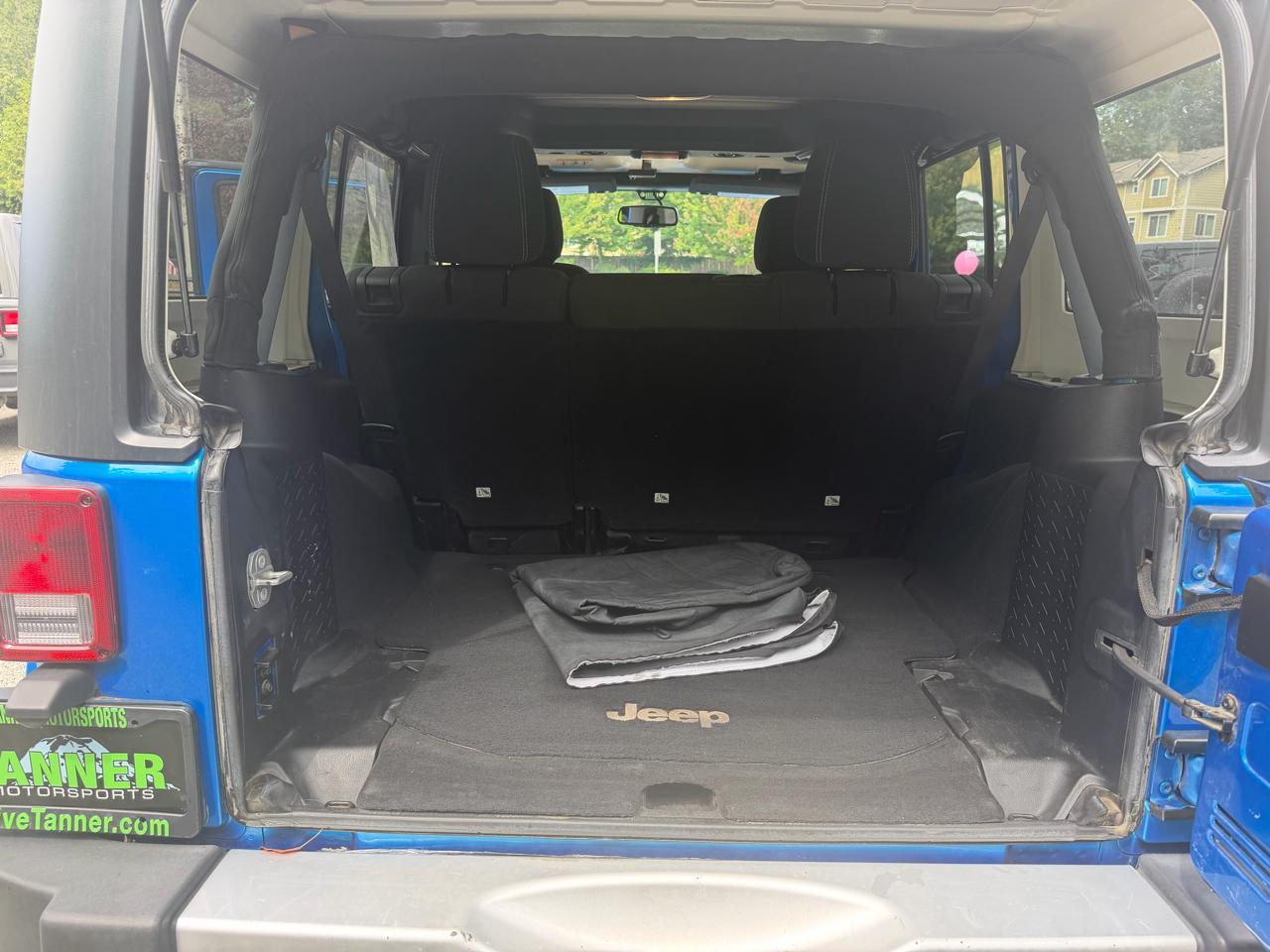 Jeep Wrangler Unlimited Sahara 4WD 2015