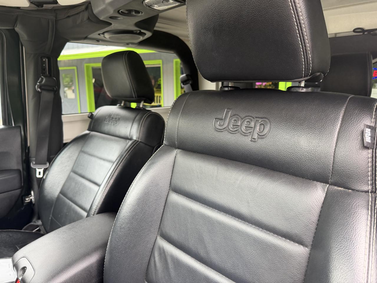 Jeep Wrangler Sahara 4WD 2012