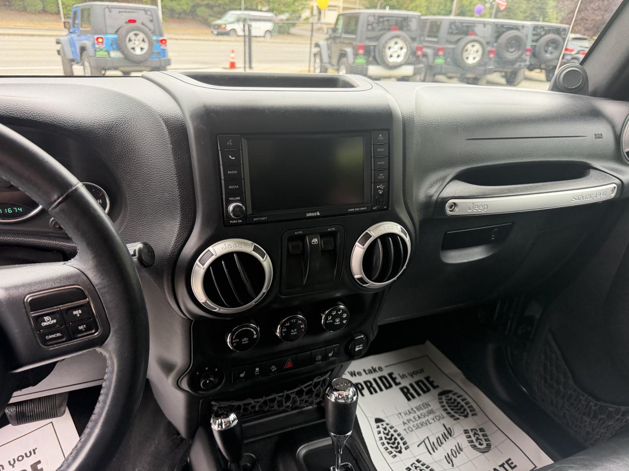 Jeep Wrangler Sahara 4WD 2012