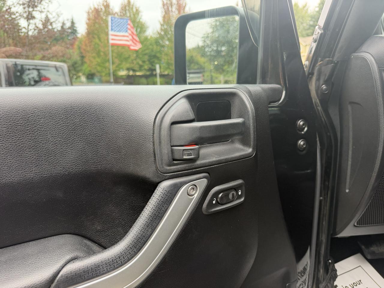 Jeep Wrangler Sahara 4WD 2012