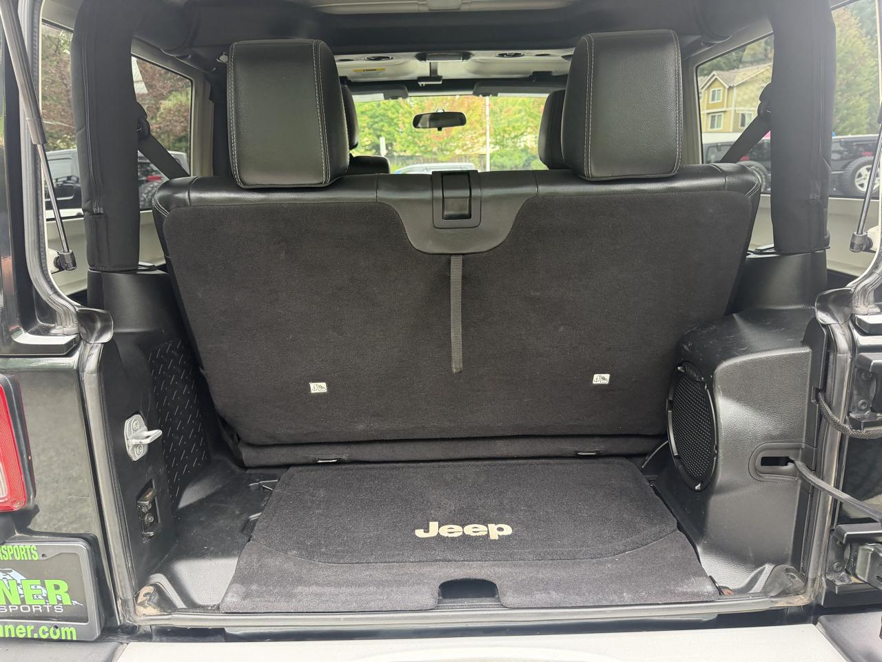 Jeep Wrangler Sahara 4WD 2012