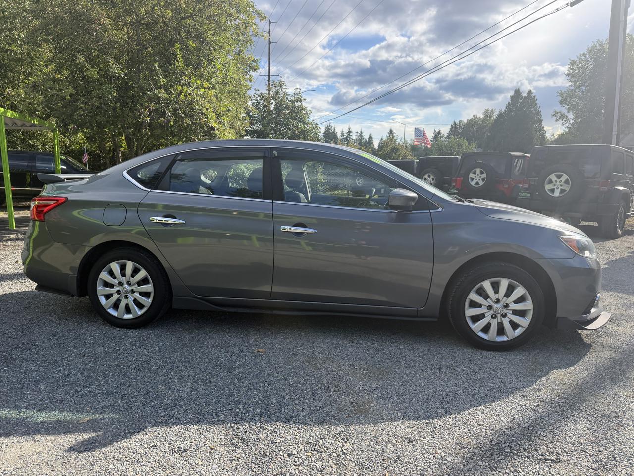 Nissan Sentra S 6MT 2017