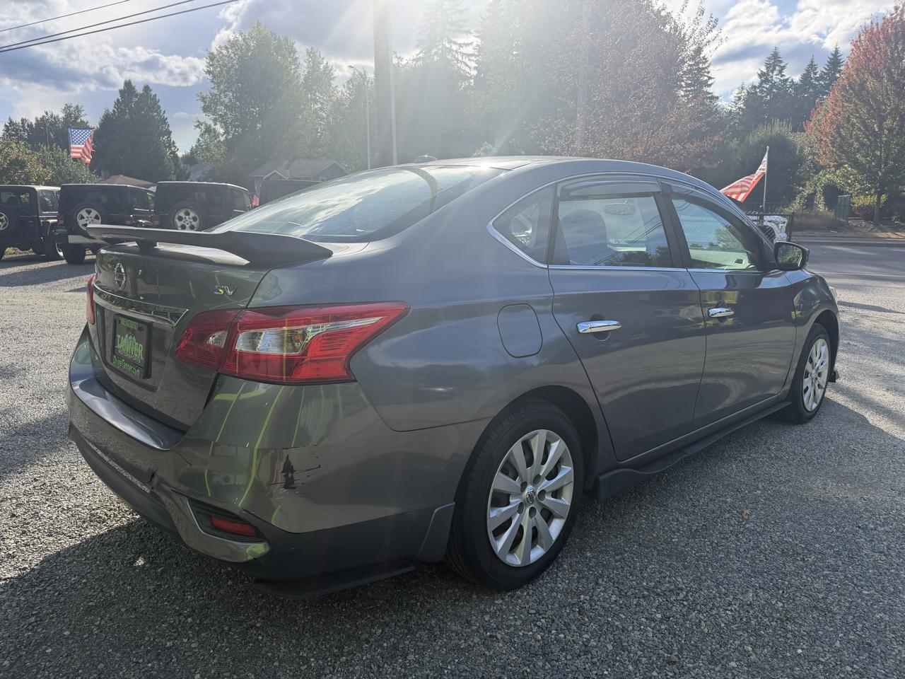 Nissan Sentra S 6MT 2017