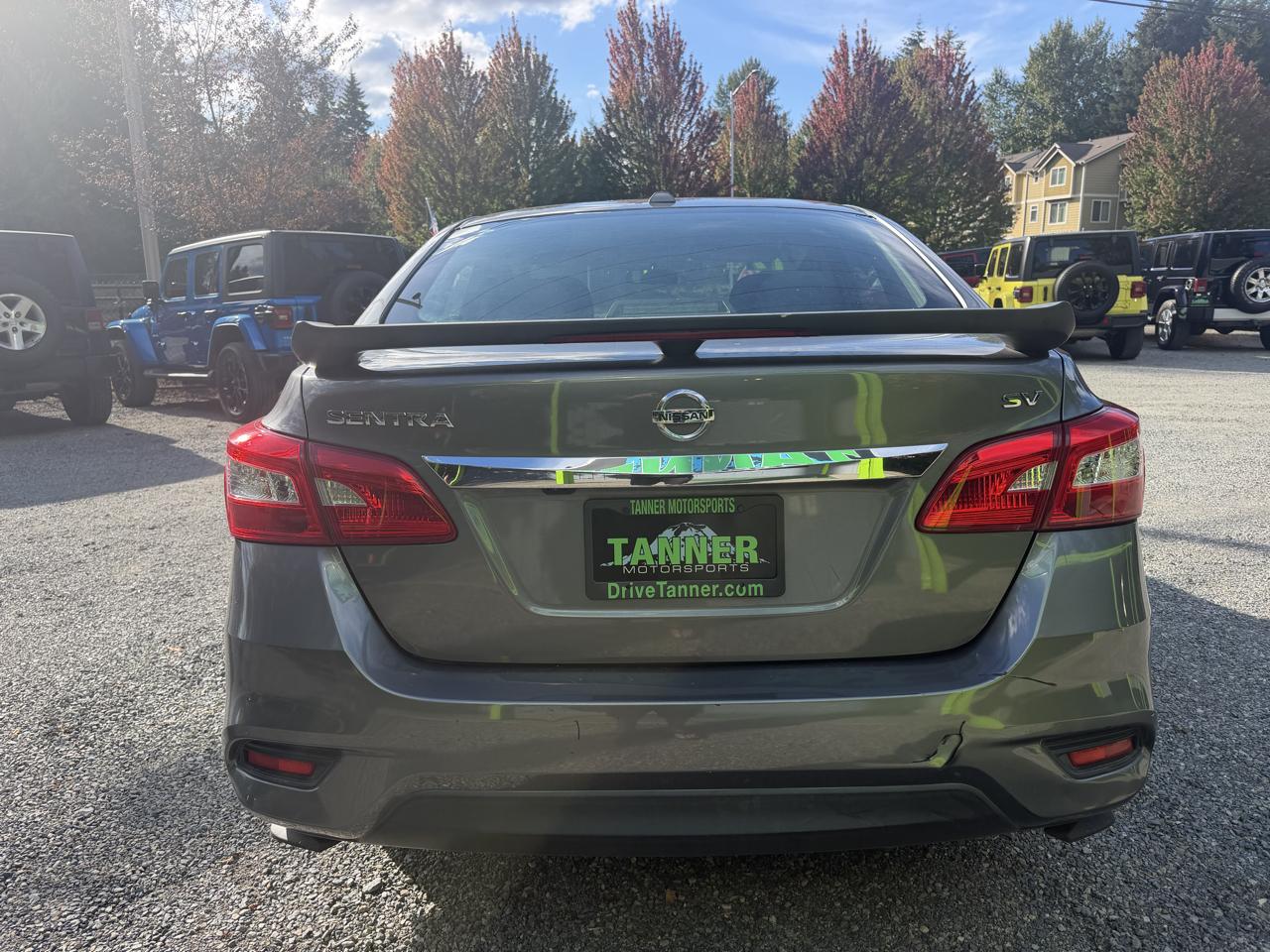 Nissan Sentra S 6MT 2017
