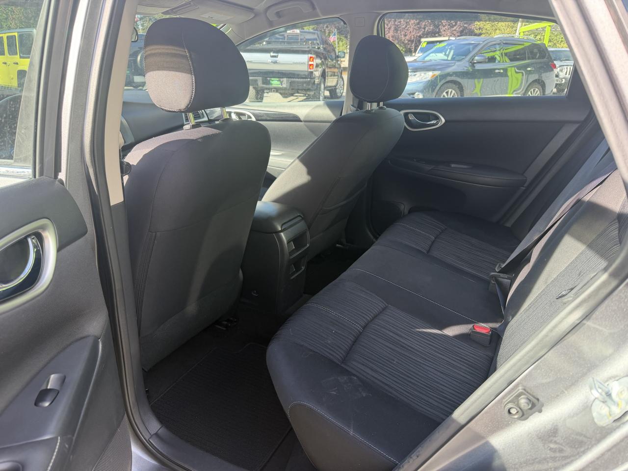 Nissan Sentra S 6MT 2017