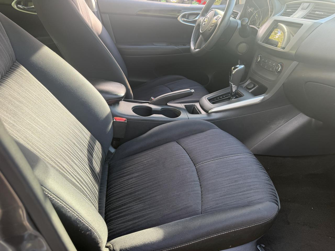Nissan Sentra S 6MT 2017